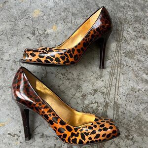 Gianni Bini Leopard Print Peep Toe Pumps Gold Insole Size 7 (Fits 6.5-7)